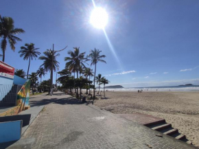 APTO GUARUJÁ ENSEADA C WI-FI VARANDA 650 M PRAIA e VAGA COBERTA GRÁTIS